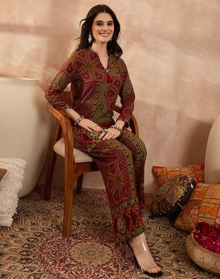 Women red viscose rayon printed straight coord sets 3
