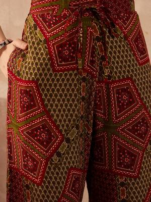 Women red viscose rayon printed straight coord sets 5
