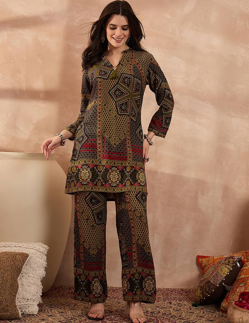 Women green viscose rayon printed straight coord sets