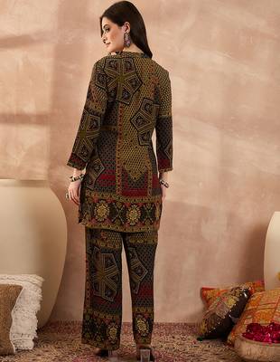 Women green viscose rayon printed straight coord sets 4
