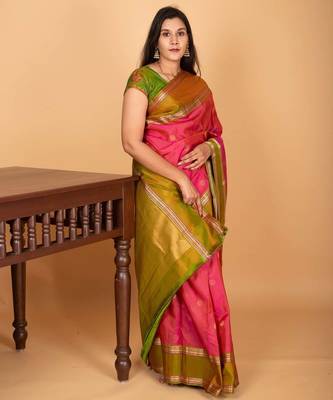 Dual tone pink and dual tone green retta patta border pure kanchi silk saree 3