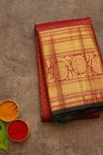 Red kanchipuram saree