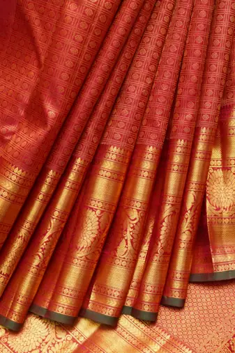 Red kanchipuram saree
