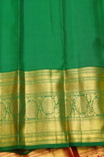 Red kanchipuram saree