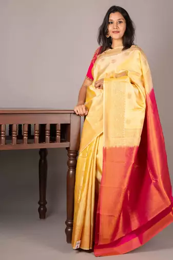 Offwhite magenta pink kanchipuram silk saree