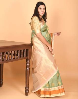 Pastel green and pastel pink retta patta temple border pure kanchi silk saree 3