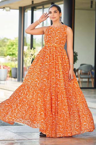 Women orange paisley printed sleeveless round neck maxi dress
