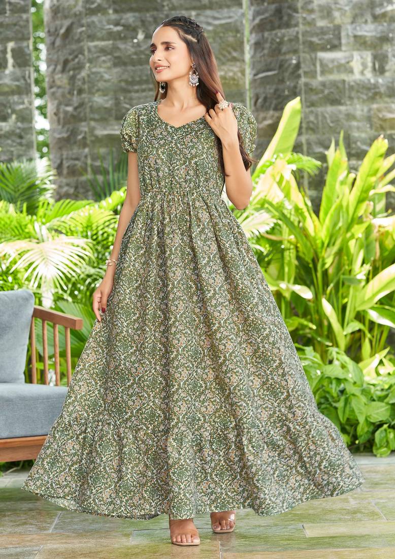 Women green floral printed flared maxi dress