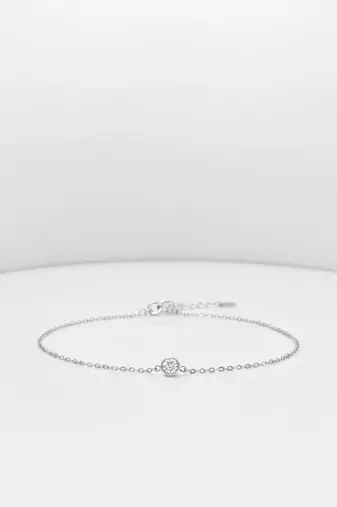 Radiant solitaire bracelet