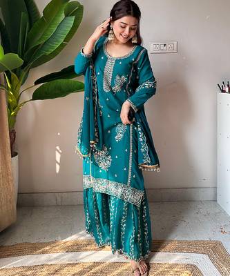 Teal georgette rose-embroidered kurta set 4
