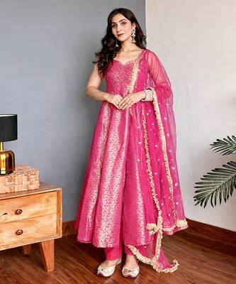 Fuchsia pink banarasi gown set 1