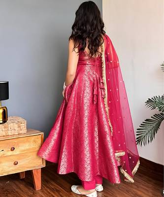 Fuchsia pink banarasi gown set 2