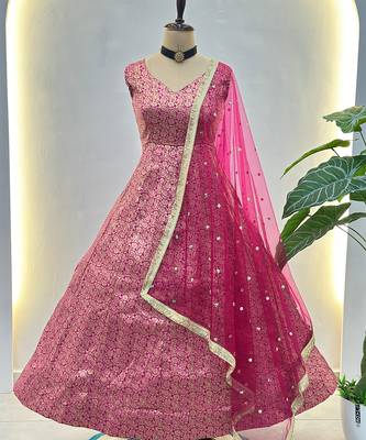 Fuchsia pink banarasi gown set 3
