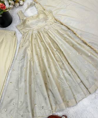 Cream silk-blend festive anarkali set 4