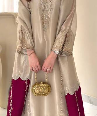 Gold tissue silk kurta set with maroon dupatta 4