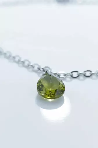 Verdant orbit necklace