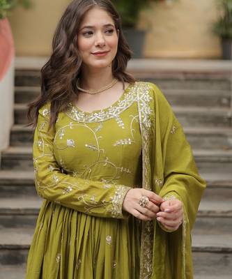 mehendi chinon embroidered anarkali sharara set 4