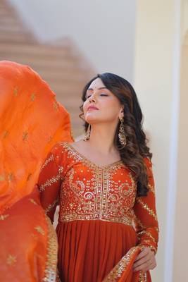 orange fendi kurta set with sequins & zari embroidery 3