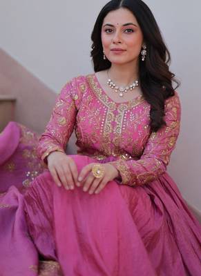 pink gold crush embroidered anarkali set 3