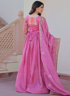 pink gold crush embroidered anarkali set 4