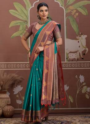 Peacock green tussar silk handloom weaving temple border saree 3