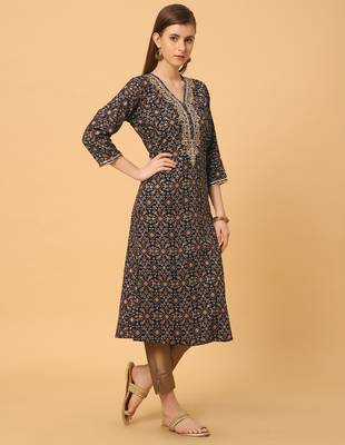  black viscose three quarter sleeves long kurta 5