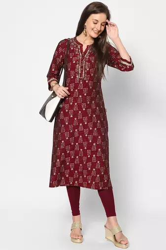  maroon polyester blend three quarter sleeves long kurta