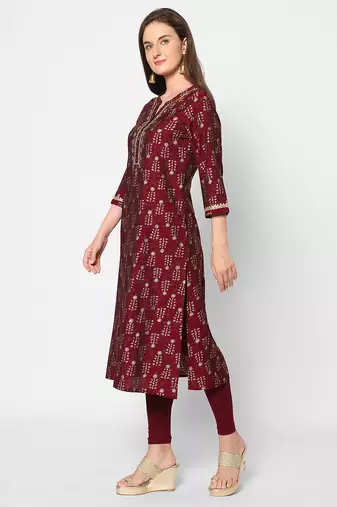  maroon polyester blend three quarter sleeves long kurta