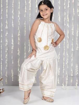 Off-white gotta flower patch silk blend kurti with salwar set for girls 1