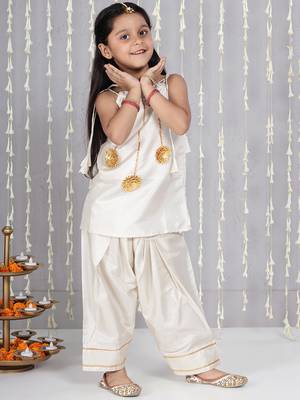 Off-white gotta flower patch silk blend kurti with salwar set for girls 3