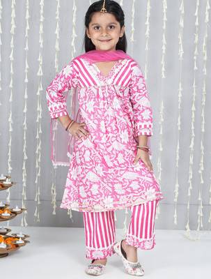 Pink printed cotton kurti plazzo with dupatta set for girls 1