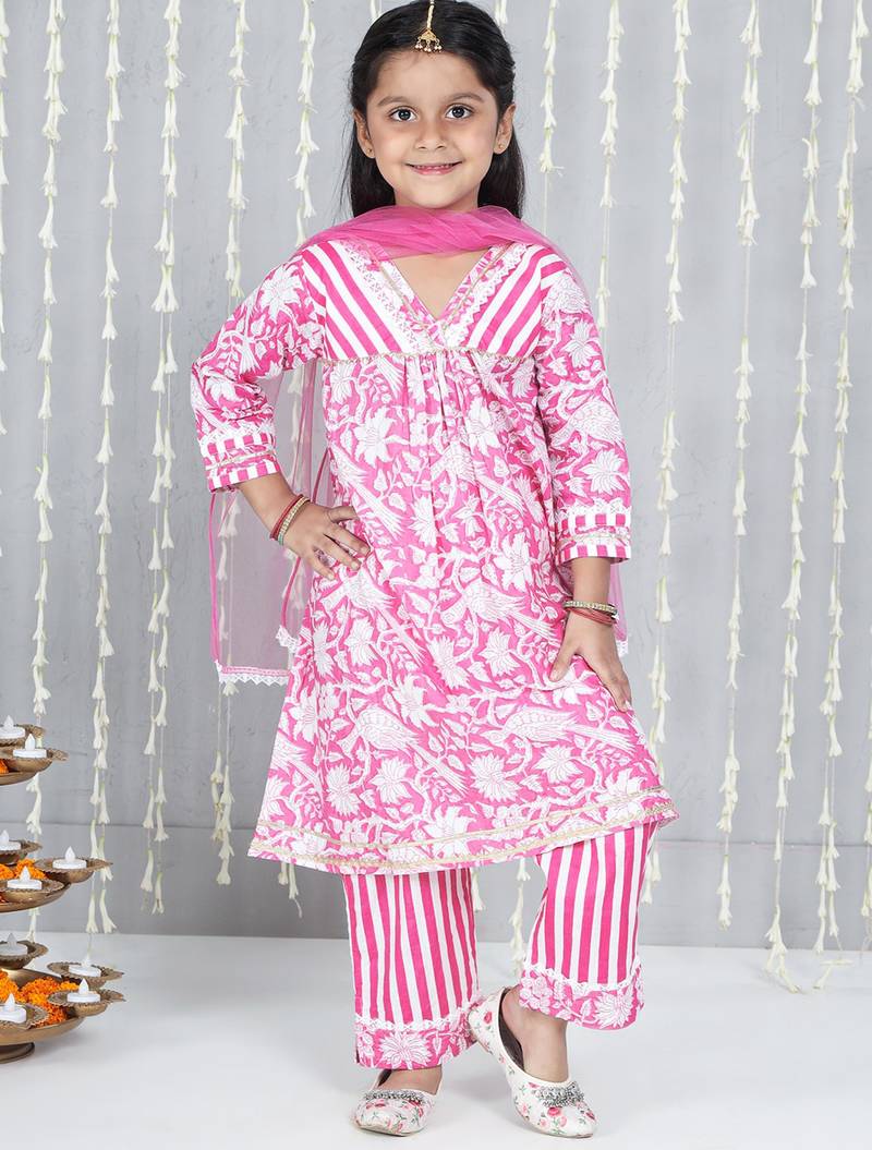 Pink printed cotton kurti plazzo with dupatta set for girls