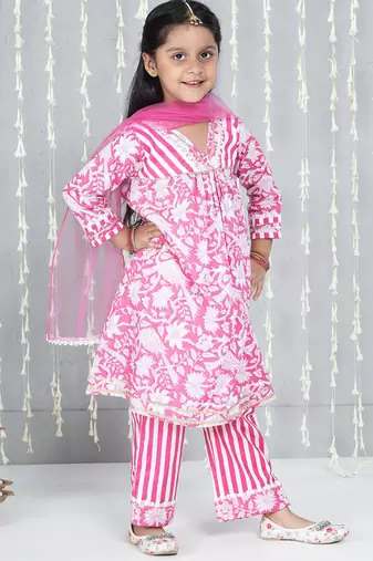 Pink printed cotton kurti plazzo with dupatta set for girls
