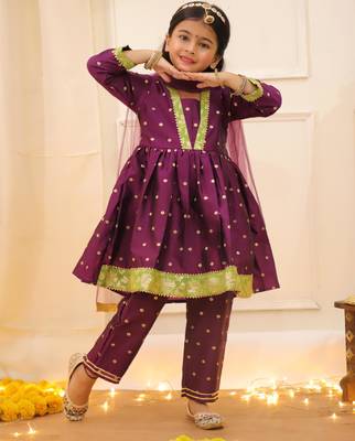 Purple woven taffeta anarkali-pant with dupatta set for girls 1