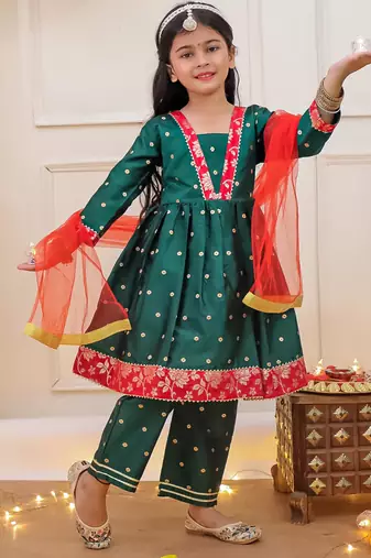 Green woven taffeta anarkali-pant with dupatta set for girls