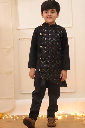 Black embroidered silk blend kurta pyjama set for boy