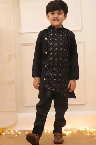 Black embroidered silk blend kurta pyjama set for boy