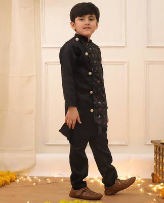 Black embroidered silk blend kurta pyjama set for boy 3