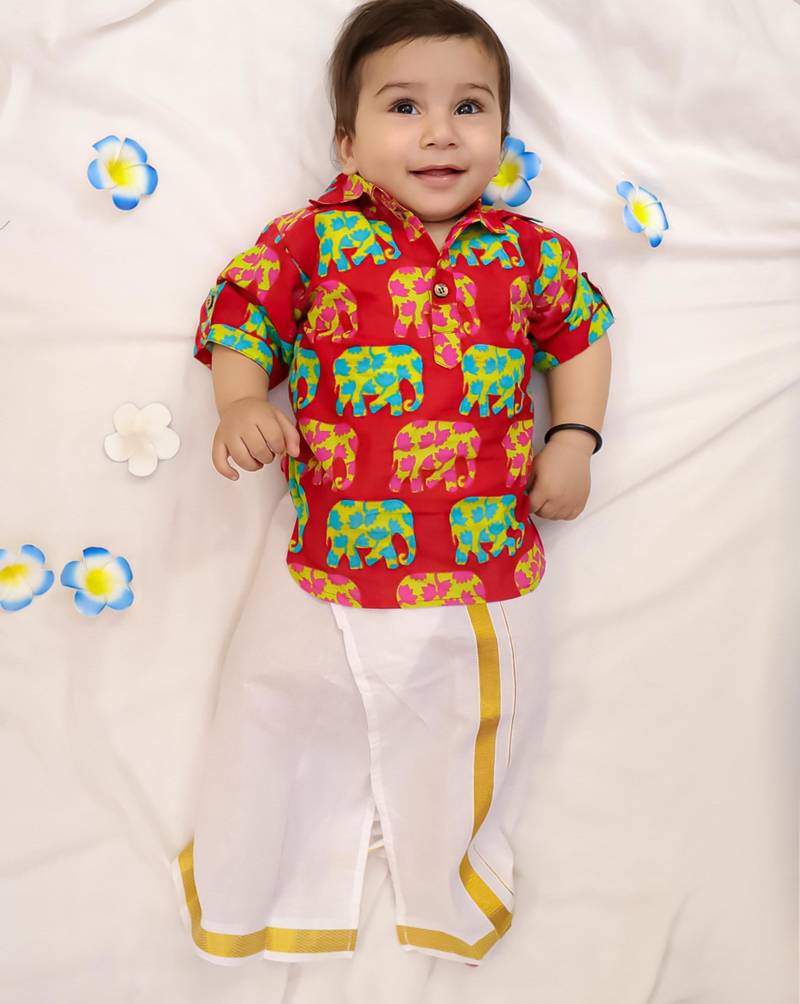 Red elephant print cotton kurta with lungi set for boy