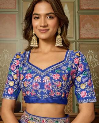 Blue embriodered lace georgette bollywood saree with blouse piece. 4