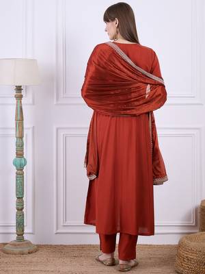 Red women kurta pant dupatta set 2