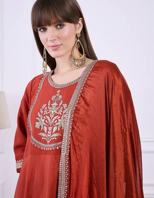 Red women kurta pant dupatta set 3