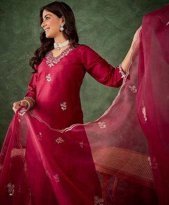 Maroon women kurta pant dupatta set 3