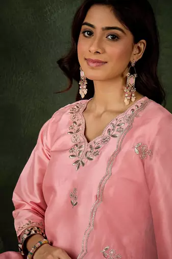 Pink women kurta pant dupatta set