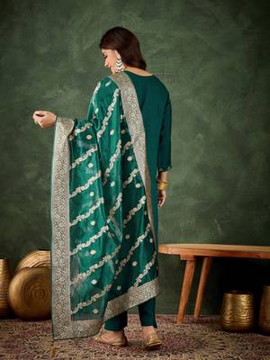 Green women kurta pant dupatta set 2