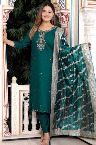 Green women kurta pant dupatta set