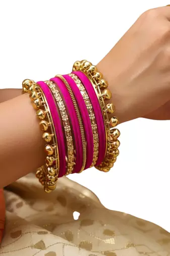 Set of 13 gold plated ghungroo rani velvet chuda set