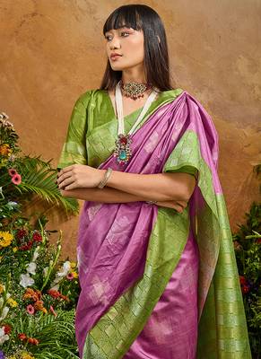 woven work art silk blend lilac saree 4