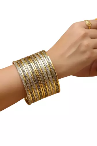Two toned set of 25 lattice pattern bangle set