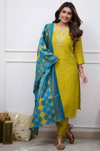 Lemon yellow silk sttiched straight suit
